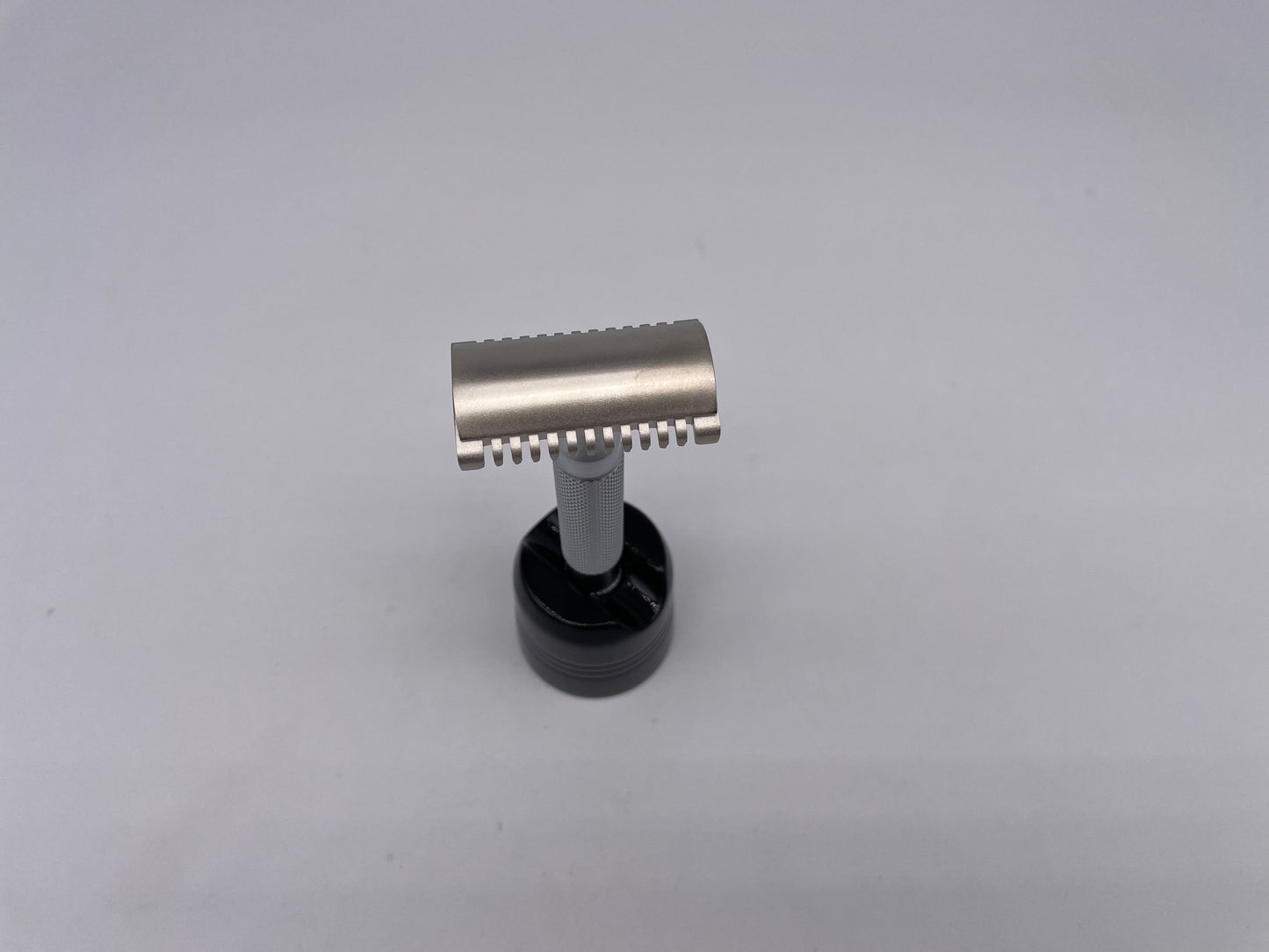 The Goodfellas' smile safety razor empero open comb