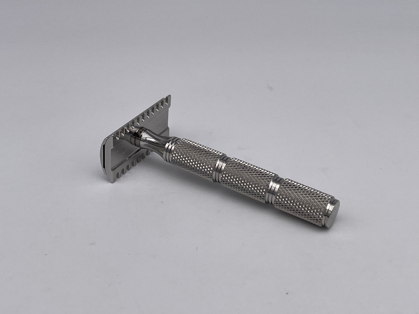 RazoRock Game Changer 68P Open Comb Double Edge Safety Razor - Super Knurl Handle