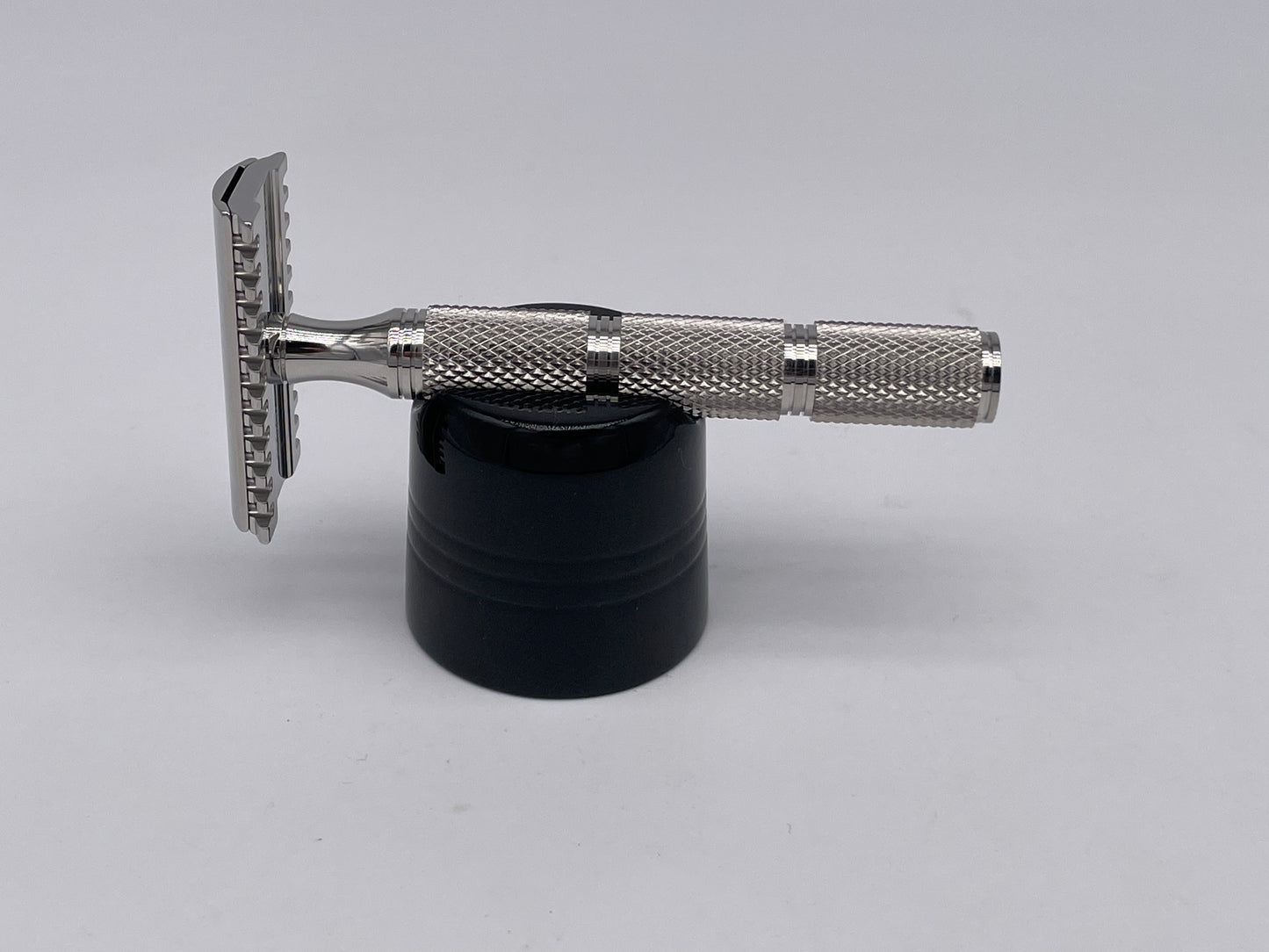 RazoRock Game Changer 68P Open Comb Double Edge Safety Razor - Super Knurl Handle