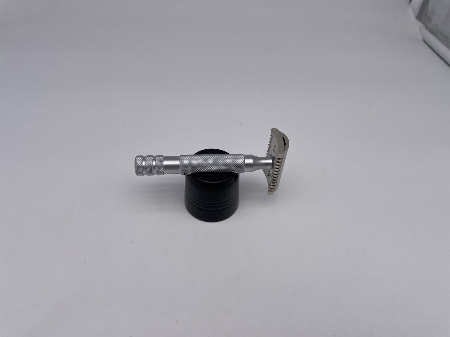 The Goodfellas' smile safety razor empero open comb