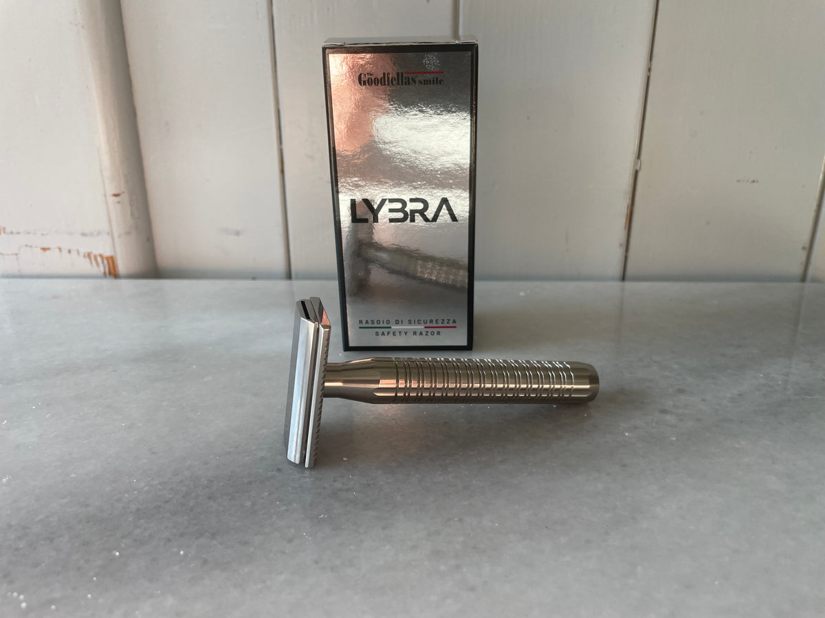 The Goodfellas’ Smile Lybra Stainless Steel Safety Razor