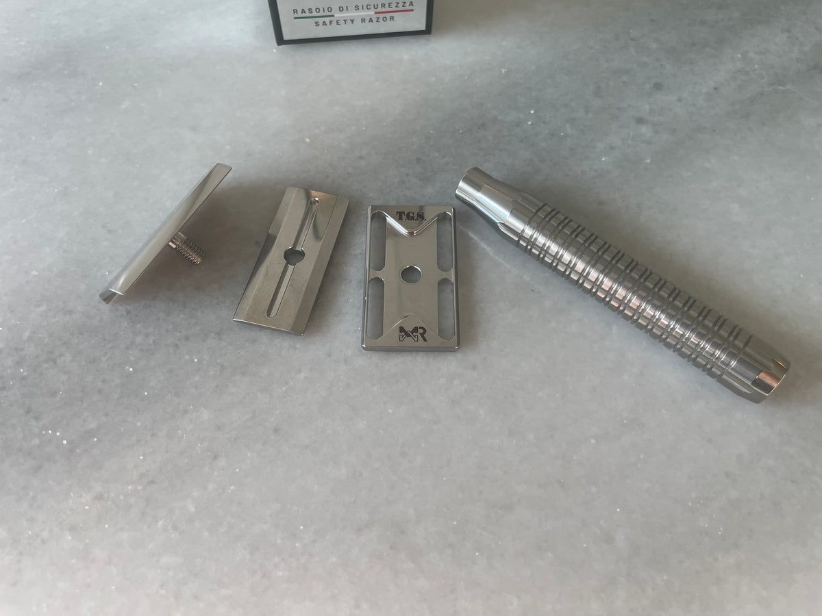 The Goodfellas’ Smile Lybra Stainless Steel Safety Razor