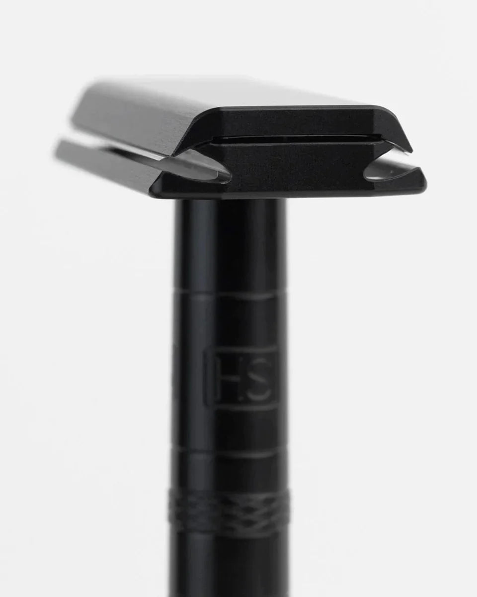 Henson Medium AL13 V2 - Double Edge Safety Razor - Jet Black - Shaving Time