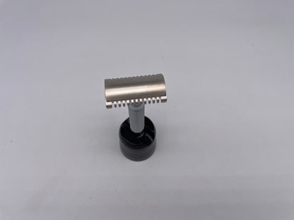 The Goodfellas' smile safety razor empero open comb