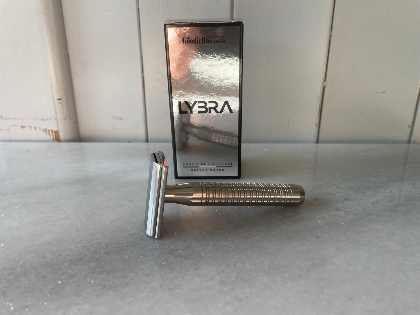 The Goodfellas’ Smile Lybra Stainless Steel Safety Razor
