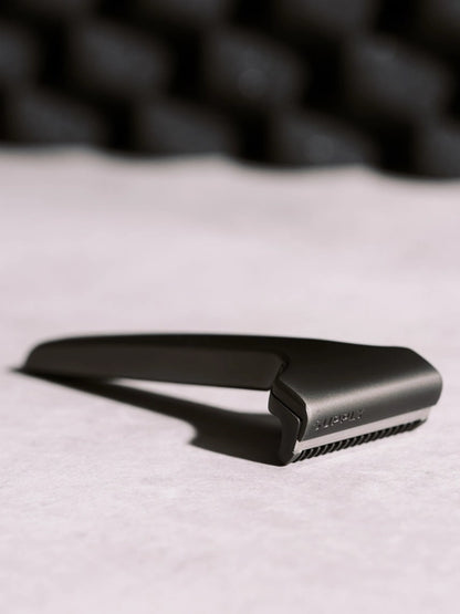 Supply The Single Edge Se In Black